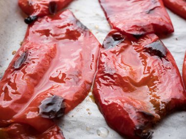 Zeytin yağı ile kavrulmuş biber