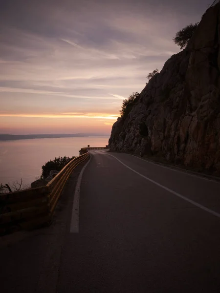 日落时海上山路 — 图库照片