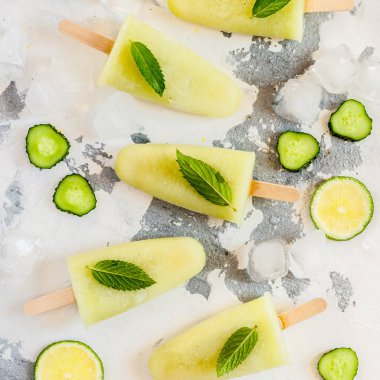 Salatalık ve Kireç Buz Pops