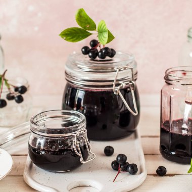 Canning Chokeberry Reçel 