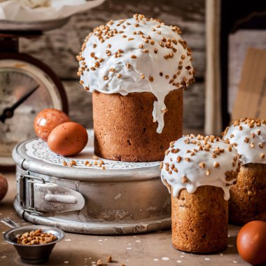 Geleneksel Rus Tatlı Paskalya Ekmeği, Soda Quark Kulich, kare