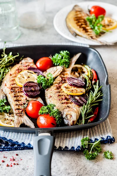 Grilled Skimmer Breams Vegetables Herbs — Stock Photo, Image