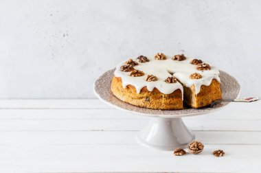 Ceviz ve krem peynirli dilimlenmiş balkabağı keki, metin için kopyalama alanı