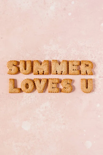 Crackers Uspořádaný Jako Fráze Summer Loves Kopírovat Prostor Pro Váš — Stock fotografie