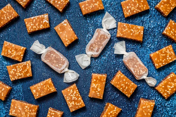 Sesam Seed Caramel Godis Hemlagad Chewy Toffees — Stockfoto