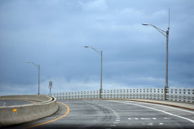 Köprüden New Jersey kumsalına