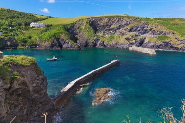 Seçme Port Issac Atlantik Okyanusu kıyısında, İngiltere