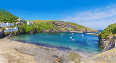 Seçme Port Issac Atlantik Okyanusu kıyısında, İngiltere