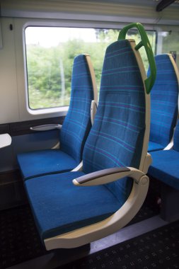 Elektrikli tren iç express oturur