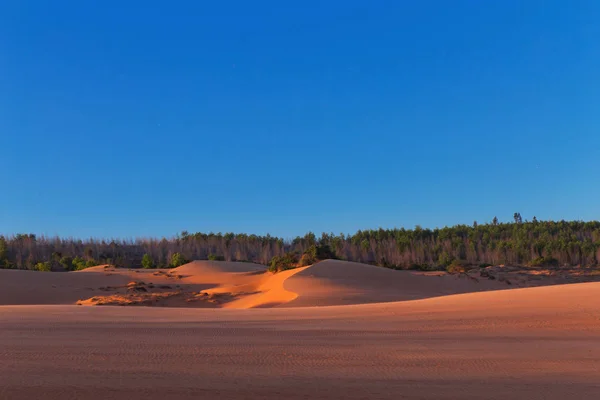 Dunas de arena roja en Mui Ne villiage, Vietnam —  Fotos de Stock