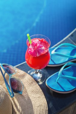 Yüzme Havuzu kompozisyon