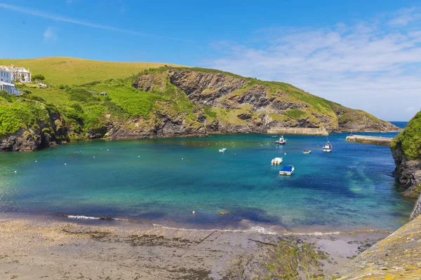Issac Atlantik Okyanusu, Cornwall, İngiltere'de bağlantı noktası