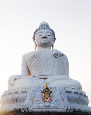 Büyük mermer Buda heykeli Phuket Island, Tayland