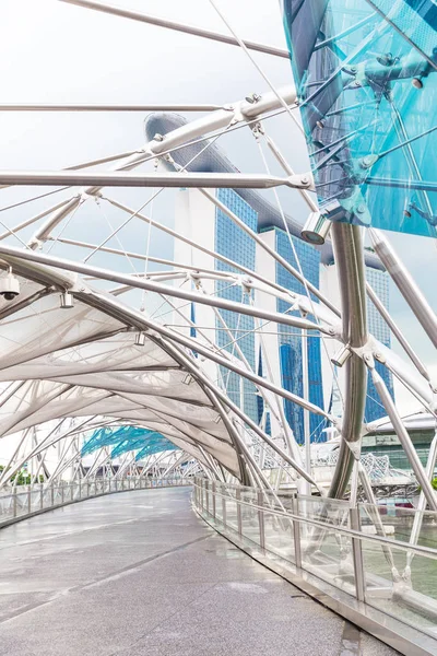 15 Ocak 2016, Singapur - Marina Bay hotel, köprü, Müzesi