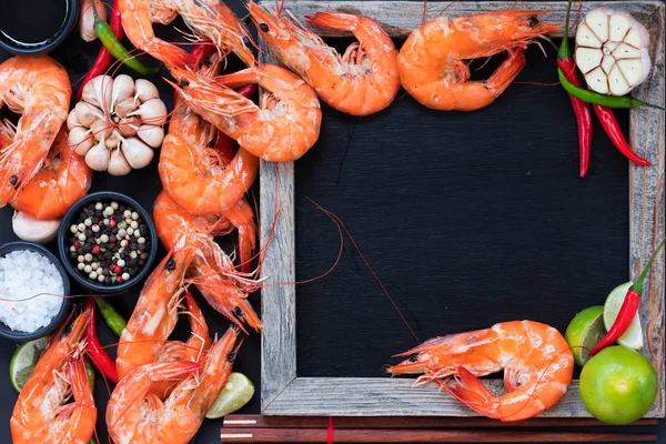 Perfect cooked prawns shrimps with herbs, spices — Stock Photo, Image