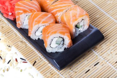 Somon suşi rulo