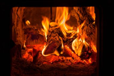 Yangın ve şömine fırın kömürleri