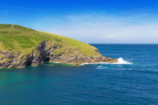 Seçme Port Issac Atlantik Okyanusu kıyısında, Cornwall, İngiltere, birim