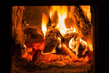 Yangın ve şömine fırın kömürleri