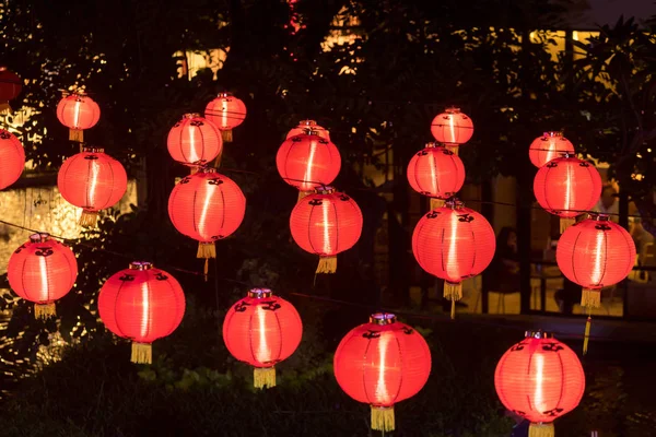 Lanternas chinesas de papel na véspera de Ano Novo — Fotografia de Stock