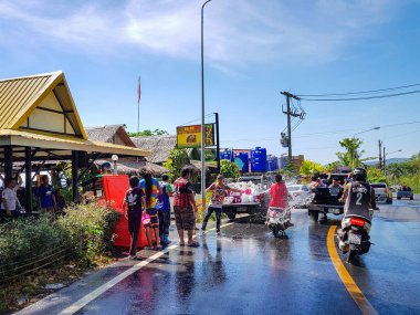 Phuket, Tayland - 13 Nisan 2018: Adam dökün su motosiklet d