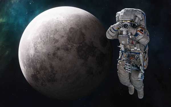 Astronauta y la Luna. Sistema solar. Ciencia ficción —  Fotos de Stock
