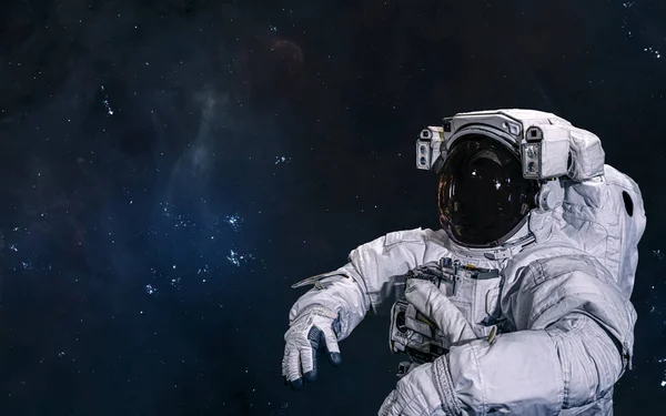 Astronaut i yttre rymden. Science fiction — Stockfoto
