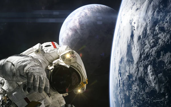 Astronaut, planeter någonstans i rymden — Stockfoto
