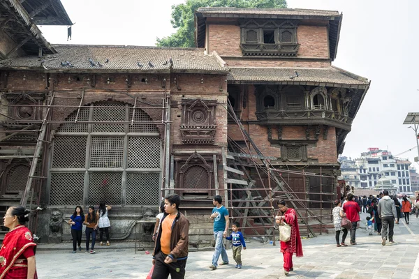 Kathmandu Nepal Kwietnia 2016 Odszkodowanie Ulicy Budynku Bhaktapur Wielkim Trzęsieniu — Zdjęcie stockowe