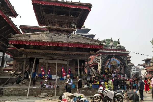 Katmandou Népal Avril 2016 Les Dévots Adorent Kal Bhairav Sur — Photo