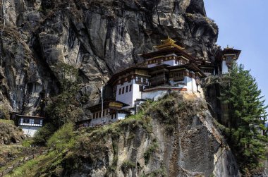 Taktshang manastırı, Butan - Kaplanlar Nest Manastırı da Taktsang Palphug Manastırı olarak biliyorum. Bhutan'da, yukarı Paro vadisinin kayalık tarafında bulunan.