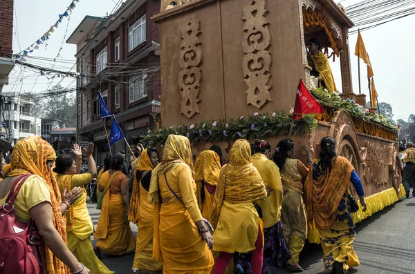 Kathmandu Nepal Aprile 2016 Donne Nepalesi Non Identificate Sfilano Strada — Foto Stock