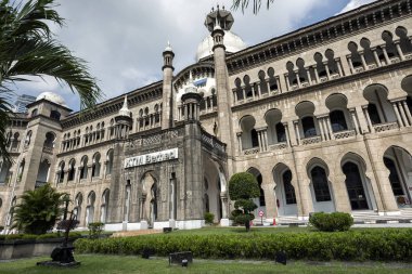 Keretapi Tanah Melayu Berhad (KTMB) veya Malaya Demiryolları Limited idari binası 1910 yılında tamamlandı, Kuala Lumpur, Malezya. Demiryolu sistemi İngiliz sömürge dönemine dayanıyor..