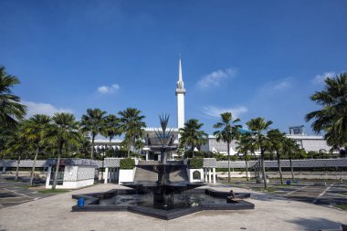 Malezya Ulusal Camii (Mescidi Negara), Kuala Lumpur, Malezya. Bu cami 1965 yılında açıldı. Malezya Ulusal Camii nam-ı diğer: Mescid Negara