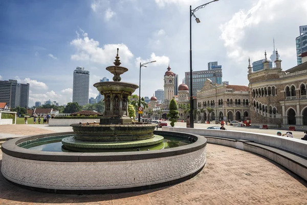 Merdeka广场吉隆坡 马来西亚 Merdeka广场是苏丹阿卜杜勒 萨马德大楼前受欢迎的旅游胜地 — 图库照片