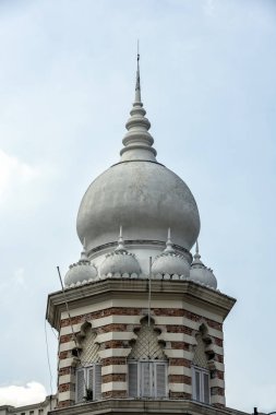 Jalan Raja, Kuala Lumpur, Malezya yakınlarındaki Merdeka Meydanı 'nda tarihi mimari tasarım. 1894 tarihli bina İngiliz sömürge hükümeti için kullanıldı..