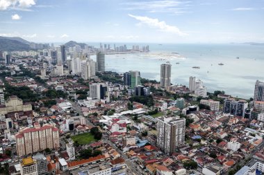 George Town 'un Penang, Malezya' daki Top Komtar 'daki hava görüntüsü. - Malezya 'nın Penang şehrinin tepesinden görüntü