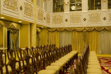 Istana Negara Kraliyet Müzesi, Malezya 'dan Balai Rong Seri. Salon resmi ve geleneksel işlevler için kraliyet ricasını ve kurulum ayinini alma törenlerini içerir.