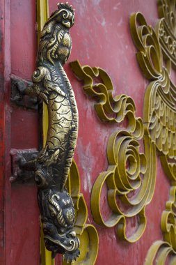 Nepal, Nepal 'deki Nepal Tapınağı' nda bronz kapı kolu. Nepal Tapınağı 'nda kaliteli pirinç tutacağı.