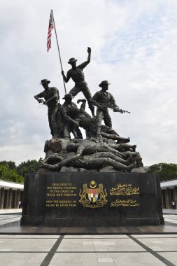 Tugu Negara Malezya namı diğer Malezya Ulusal Anıtı, 2. Dünya Savaşı ve Malezya Acil Servisi, Kuala Lumpur, Malezya 'da ölenlerin anısına dikilmiş bir anıttır..