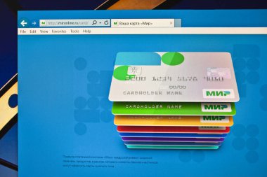 Web sitesi Rusça ödeme kartı ve yeni ödeme sistemi Mir 