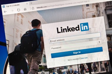 Web sayfası Internet bağlantılı. Bilgisayar ekranı 