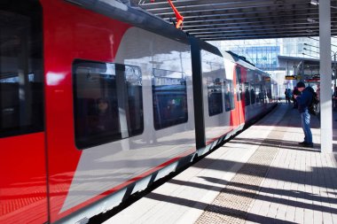 Aeroexpress Belorussky istasyonunda tren. Moskova. 30 Ağustos 2015