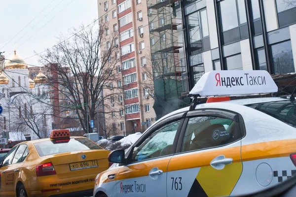 Yandex taxi on the street — Stock Photo, Image