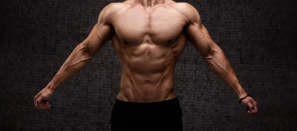 Överkroppen Mannen Poserar Bodybuilder — Stockfoto