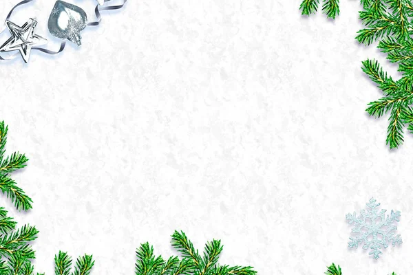 Árboles cubiertos de nieve. marco. Composición navideña festiva. Tarjeta . —  Fotos de Stock