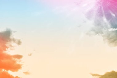 Mavi ve parlak gökyüzü 