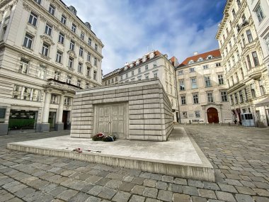Yahudi Soykırımı Anıtı ile Judenplatz