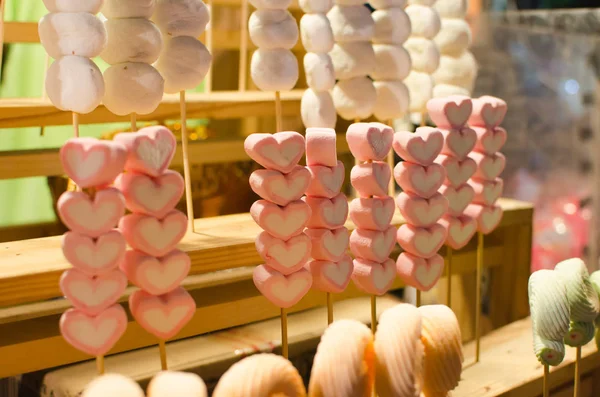 Красочные конфеты из зефира — стоковое фото