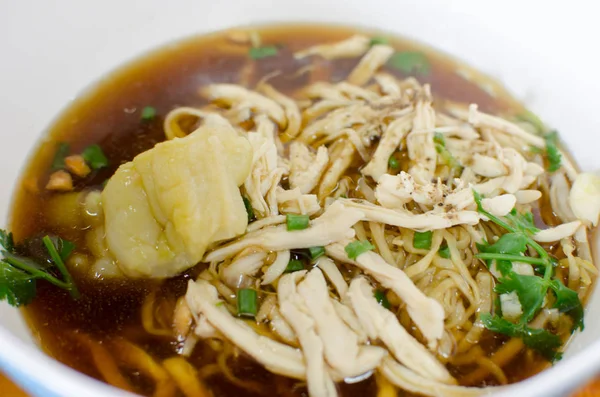 Chicken noodle on dish — Stock Photo, Image